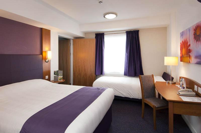 Premier Inn Haydock Park/M6 J23 Warrington Eksteriør billede